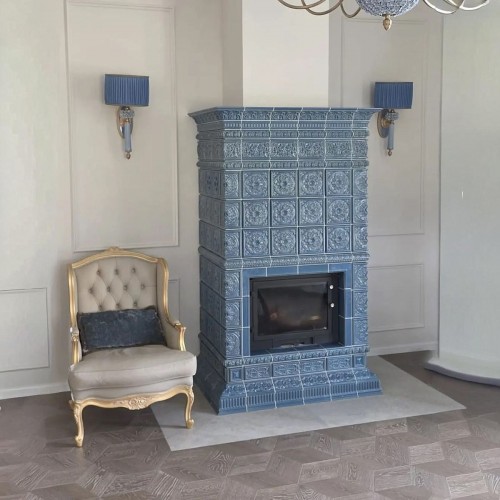 Каминная топка Foyer MILOS 700 в облицовке изразцами Дорф. производитель Ceramica