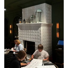 Классический камин из коллекции Элеганс в ресторане "Гроза" Кострома.